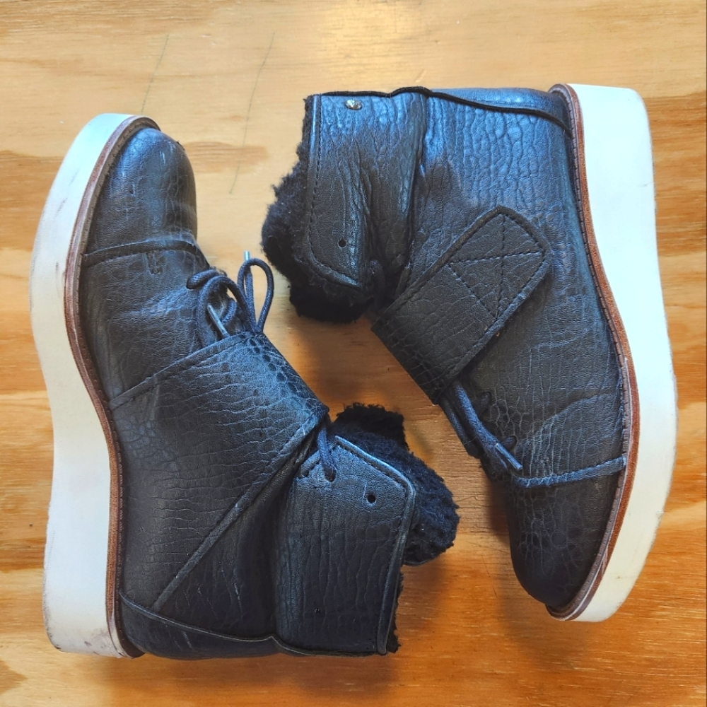 Vera Wang Winter Wedge Sneaker 8.5